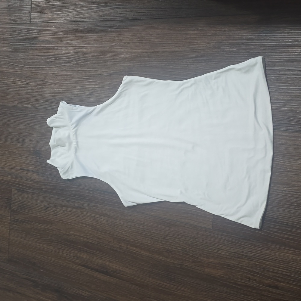 Naked wardrobe sleeveless top in white size small